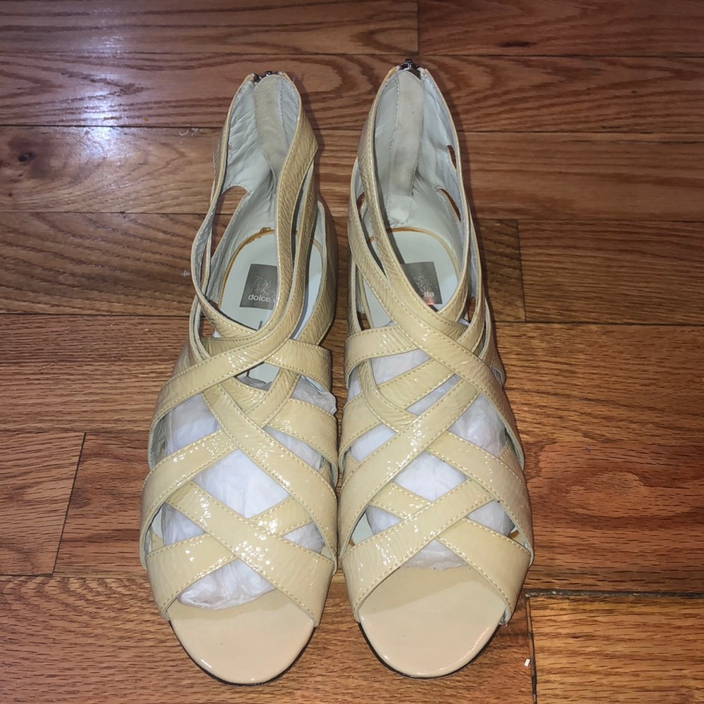 Dolce Vita Beige Cross Strap zip back Julius patent leather sandal shoes 10